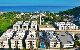 Imperdível perto da praia, piscina e vaga